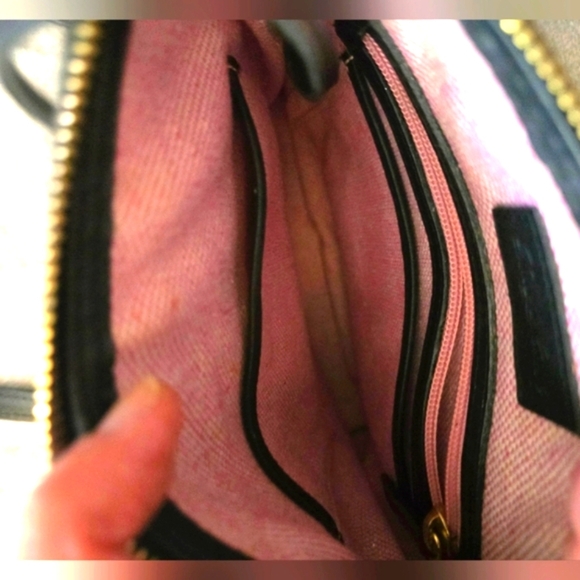 Dooney & Bourke Vintage Black Croc Textured Leather Mini Bag W Gold Hardware - Picture 3 of 10